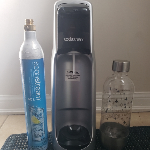 Sodastream Jet with bottle - Picture 7 of 9